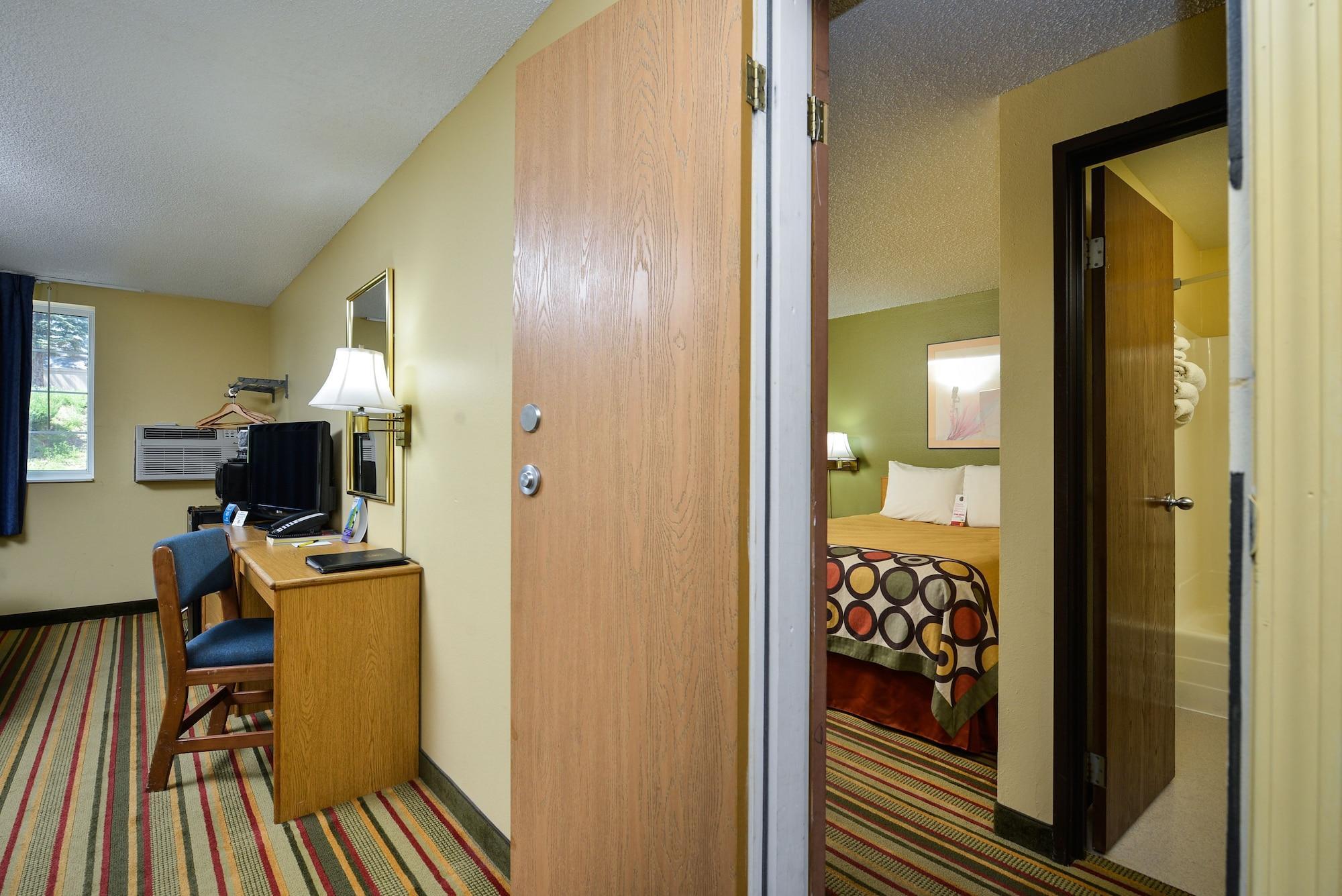 Hotel Super 8 By Wyndham Minot Airport Exterior foto